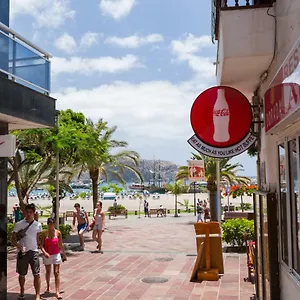 https://sunny-studio-flat.in-canary-islands.com